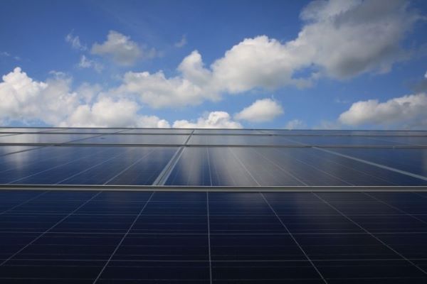 Solar Companies in Lahore: Battery & Hybrid Growth